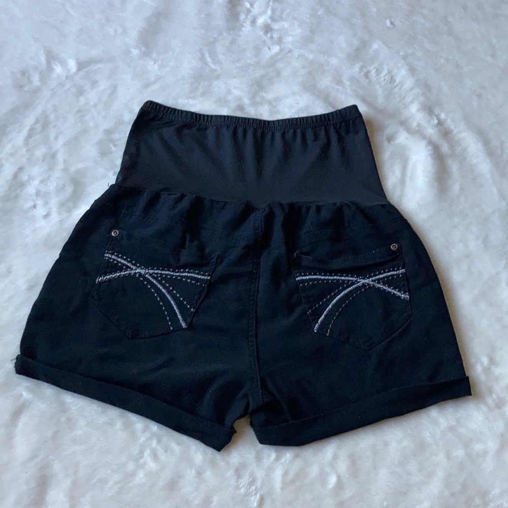 Times Two Black Maternity shorts! M